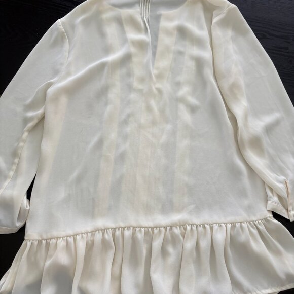 Banana Republic Semi-Sheer Tunic w/Ruffle Bottom Cream Size XS EUC - Picture 7 of 8